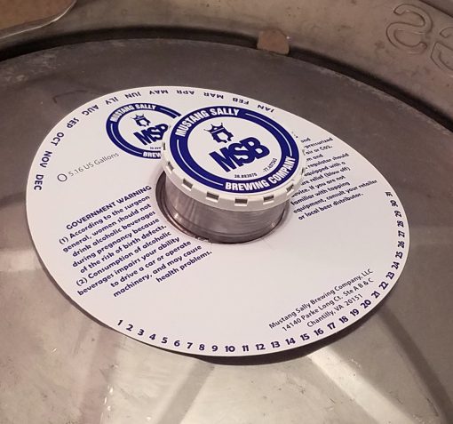 1 Color keg collar with adhesive place on keg with keg cap and keg cap sticker